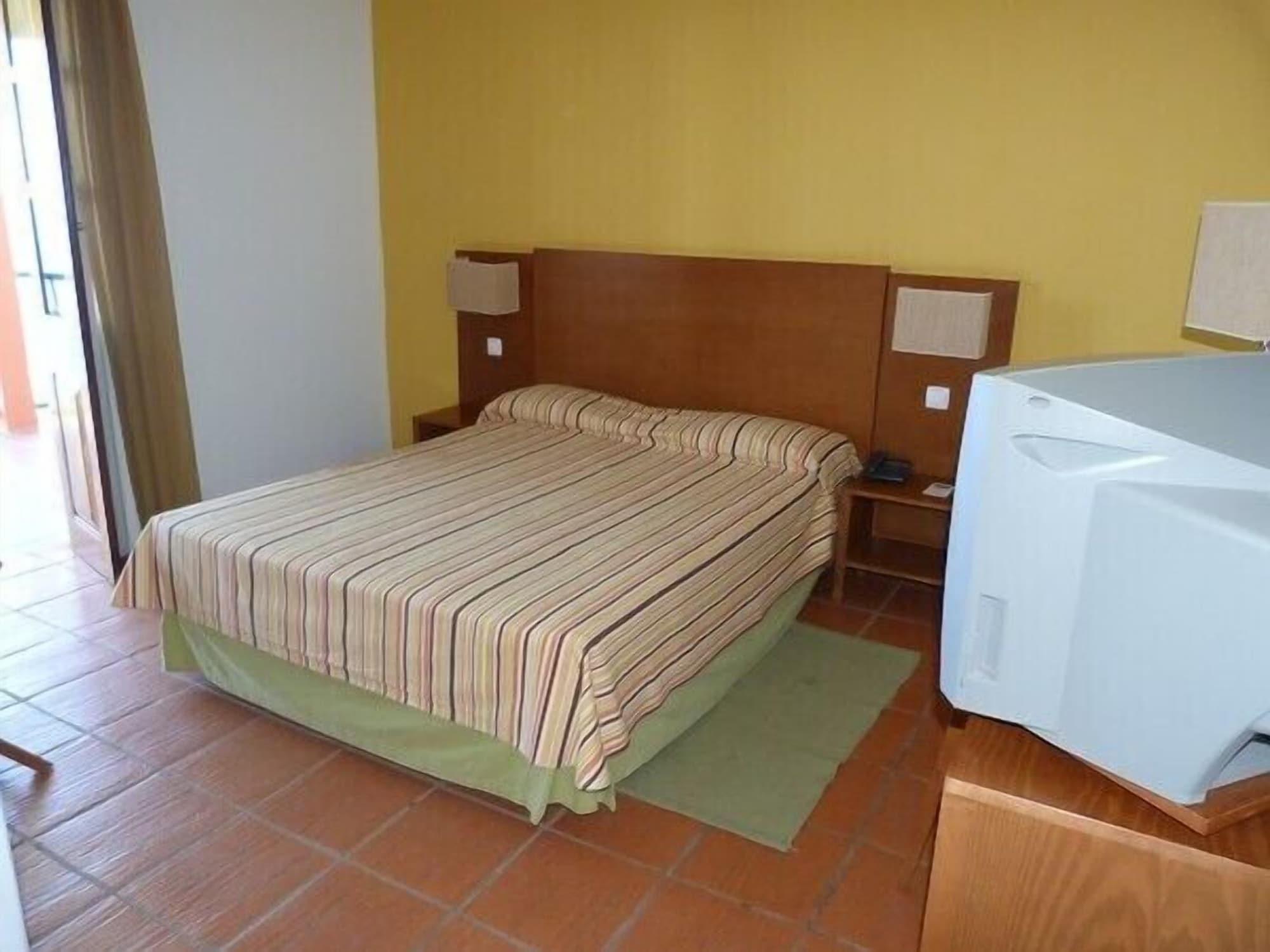 Bamboo Xaguate Hotel São Filipe Exteriör bild
